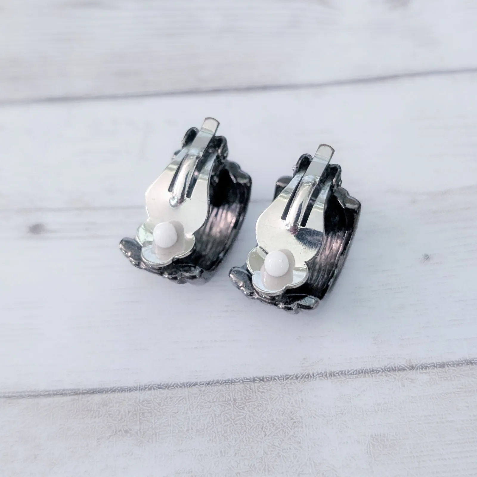 Vintage Clip On Earrings Stunning Dark Metal Chunky Large Statement Half Hoop Gray - Image 7