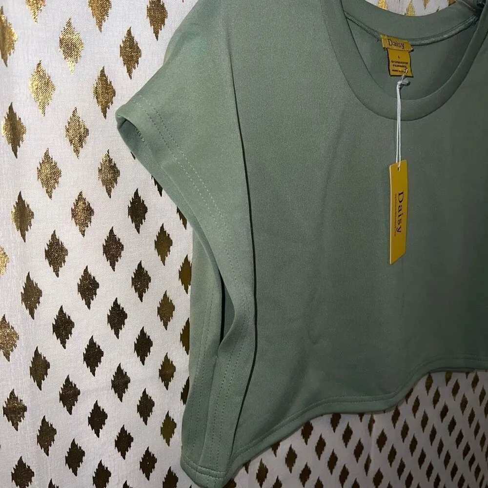 NWT daisy Sage green boxy crop top size L - Image 3