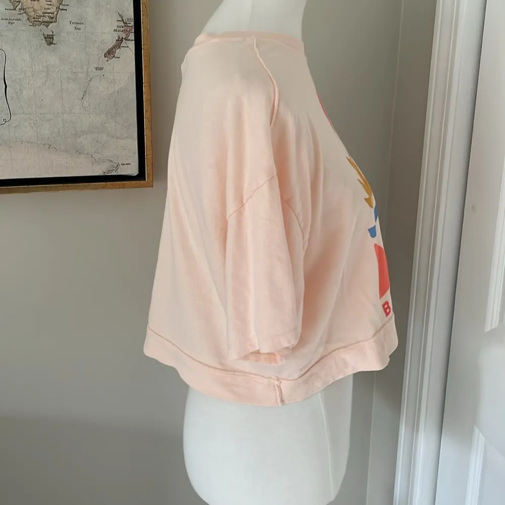 😍 Cutest Billabong Short Sleeve Graphic Crop Top - Image 5