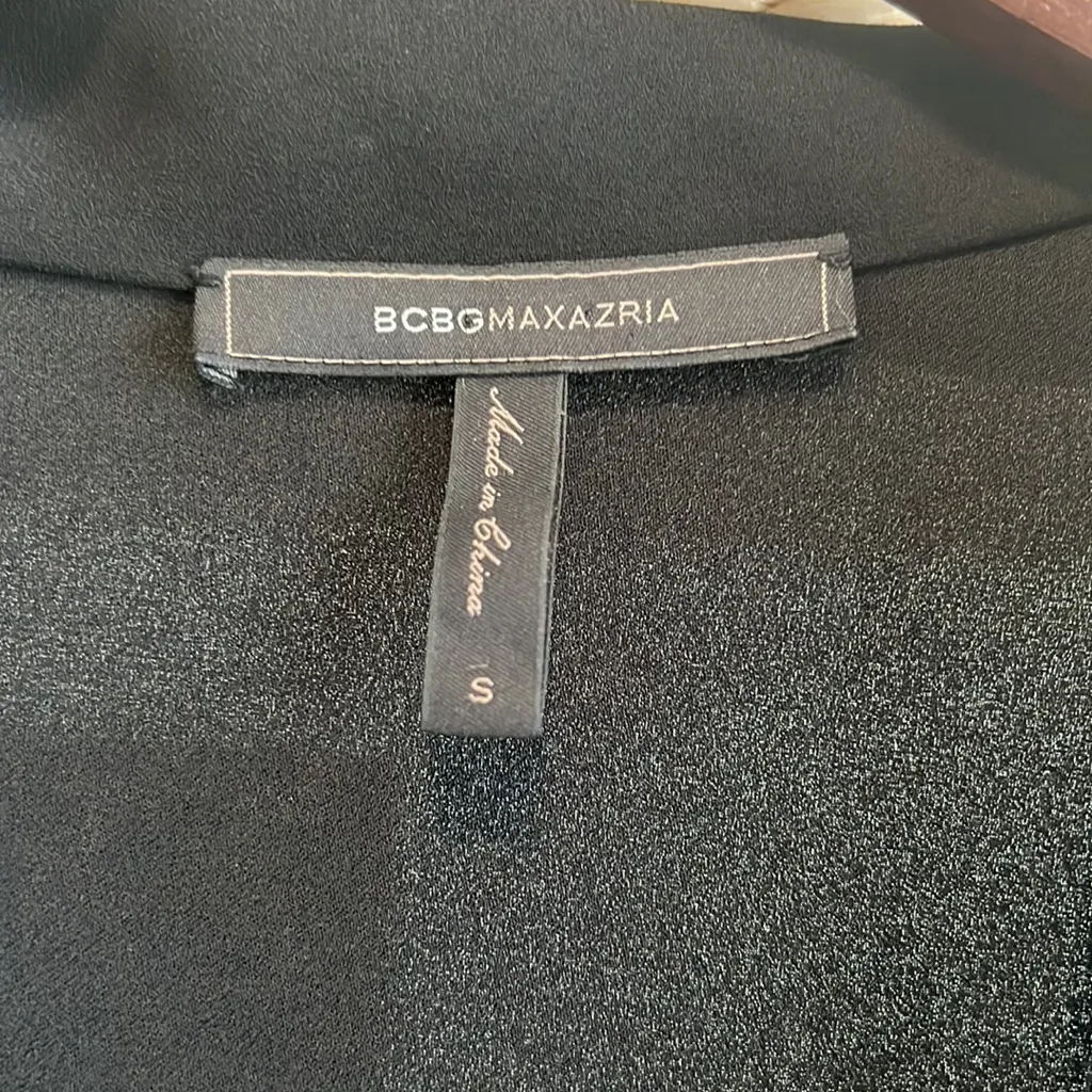 BCBGMAXAZRIA  Mellie Woven Drape Flutter Sleeve V-neck Blouse, S - Image 4