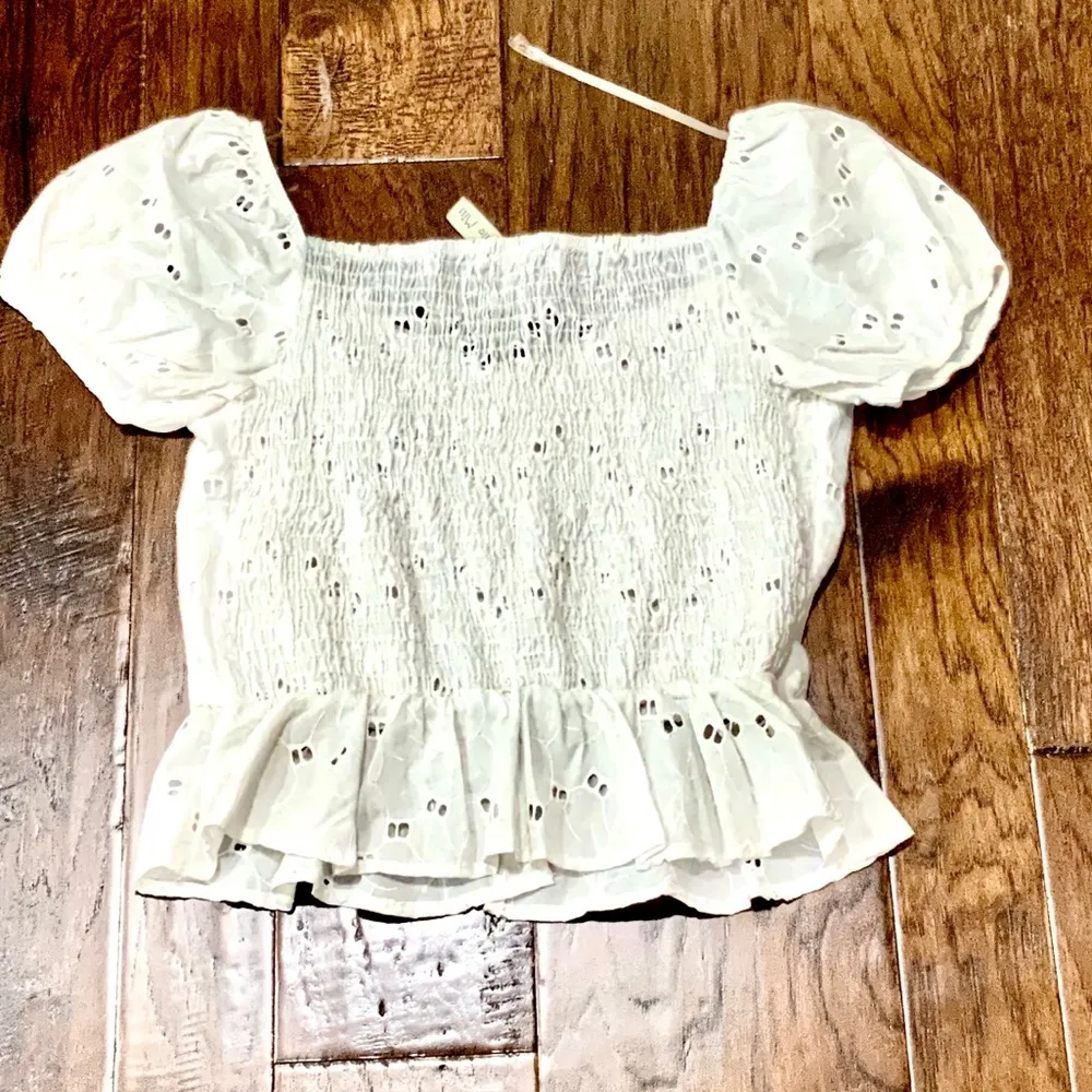 White lace top S NWOT - Image 2