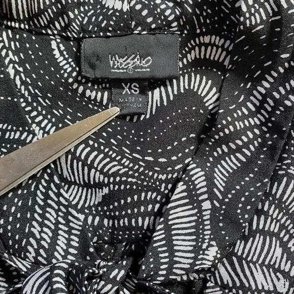 Mossimo Black White Geometric Button - Image 9