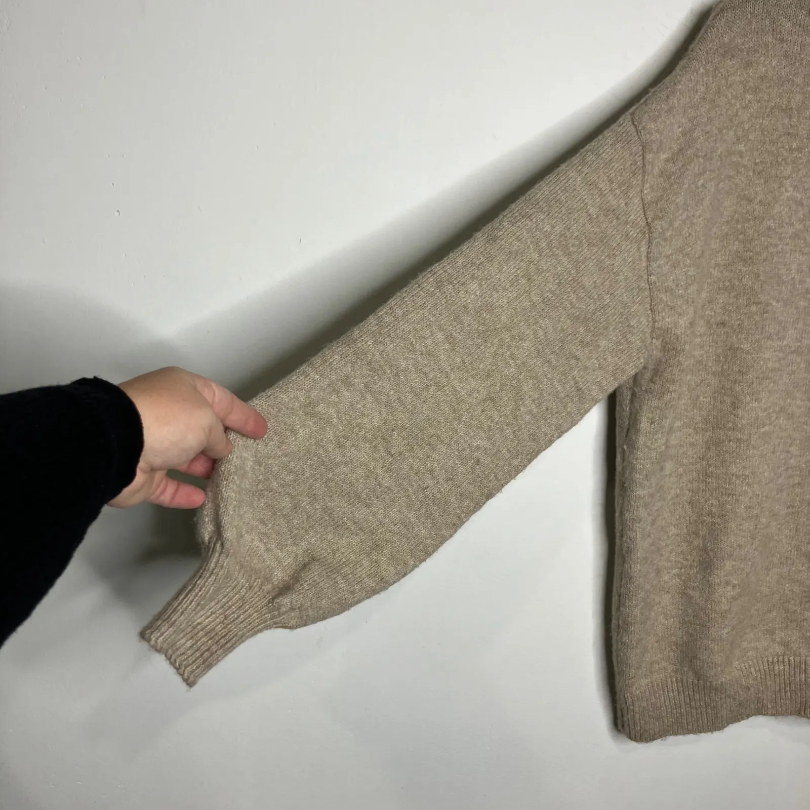 Princess Polly tan crewneck sweater balloon sleeves women's size 4 oversized - Image 3