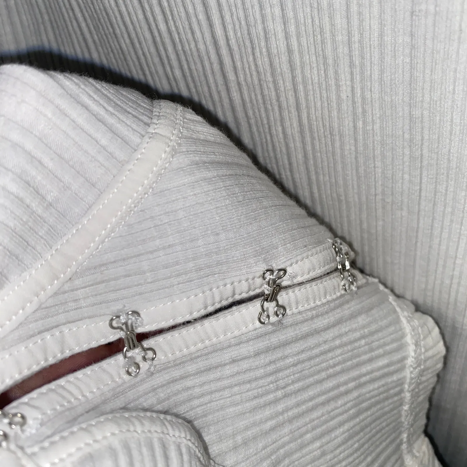 Tobi White Long Sleeve Lift My Spirits Hook & eye Crop Top Women's Size Large - Image 6