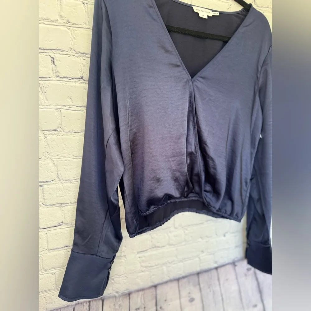 NWT Good American Ink Blue Long Sleeve Stretch Satin Faux Wrap Top Size medium - Image 2