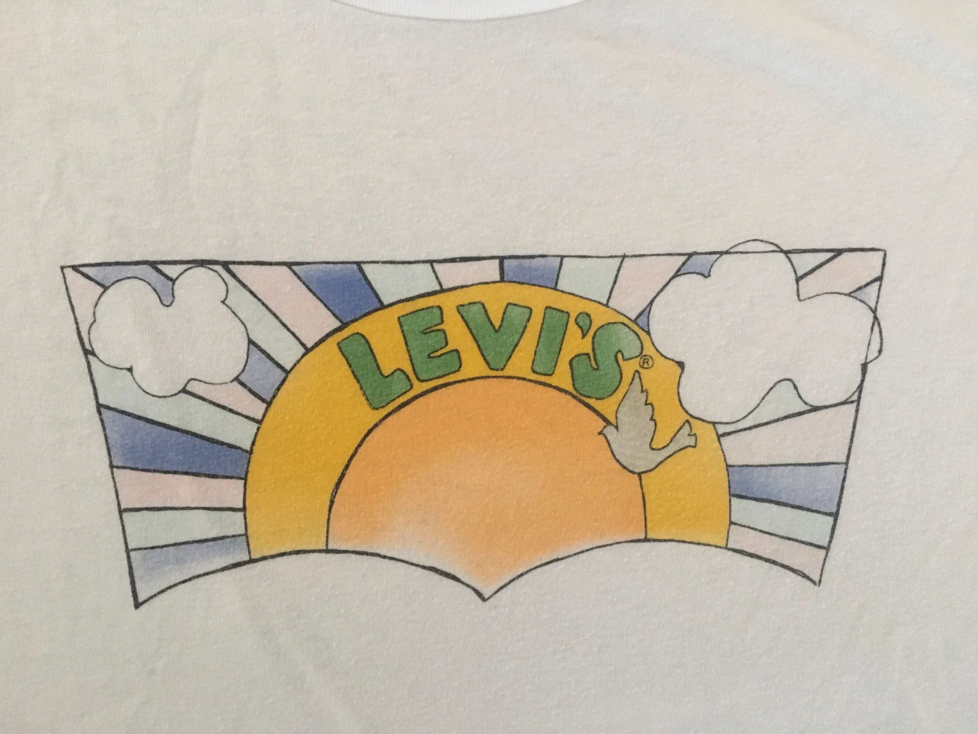 Levi’s Graphic Tee - Image 6