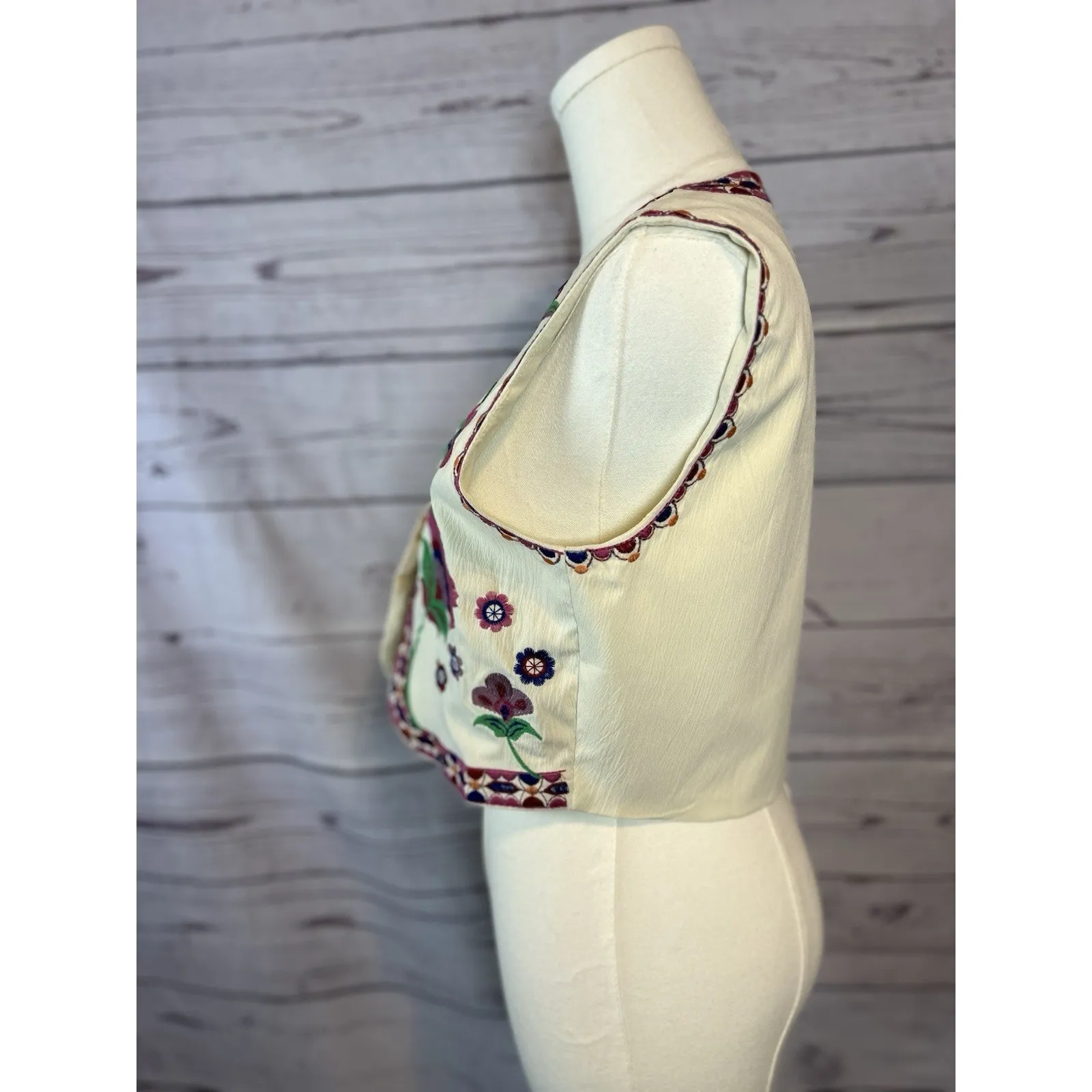 Boho Floral Embroidered Cream Crop Vest XS - Image 3