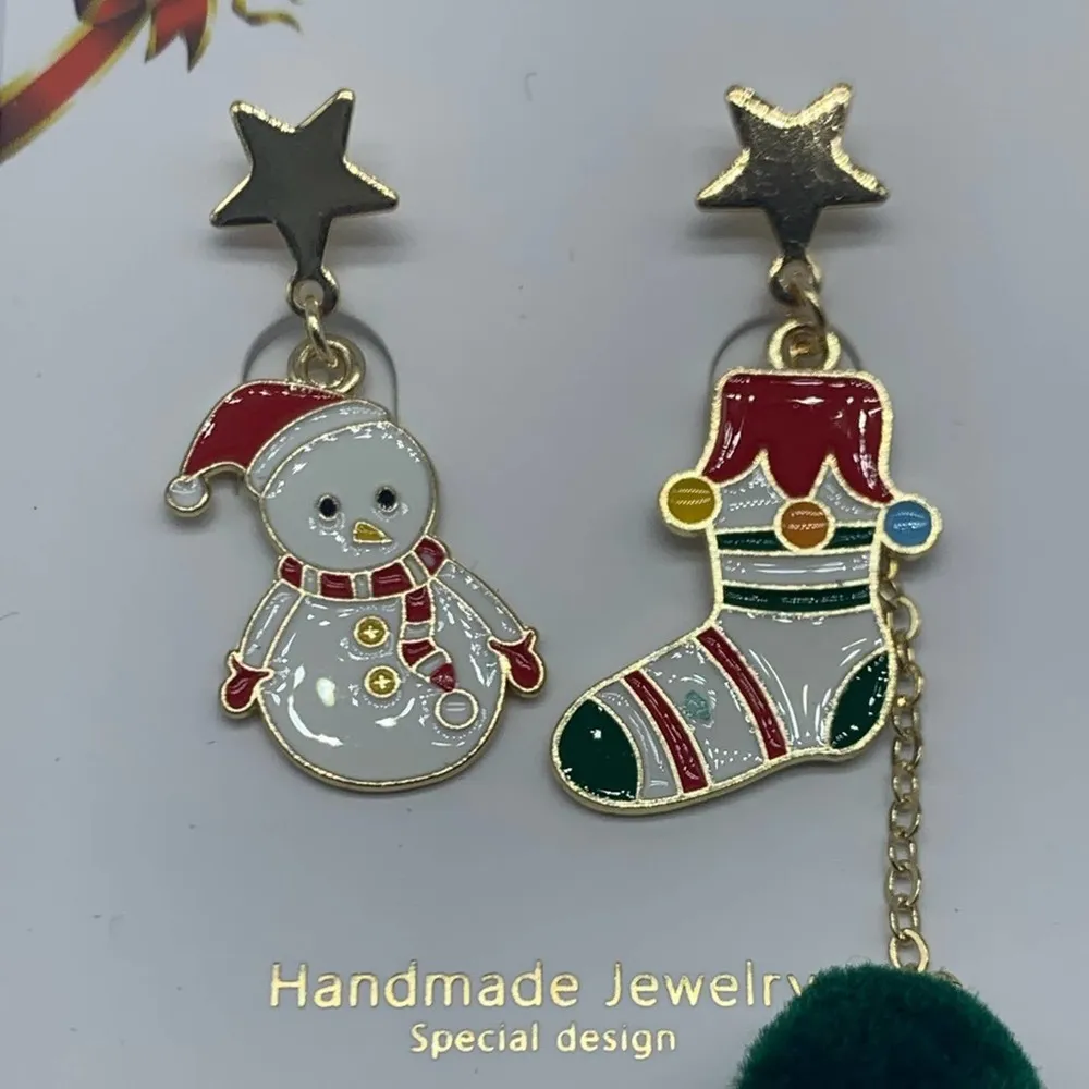 NEW Christmas snowman & stocking fashion earrings - Image 15