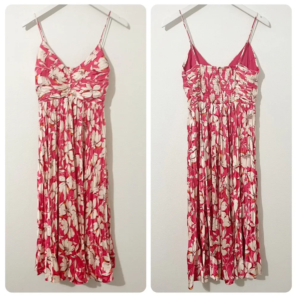 NEW ASTR The Label Maeve Printed Pleated Midi Dress Pink Floral Small S - Image 2