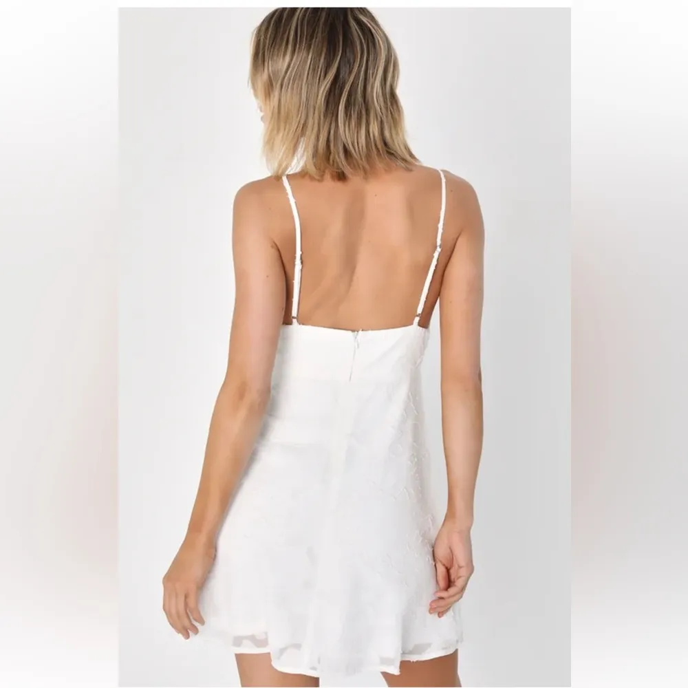 Lulu’s Mindful Muse White Floral Burnout Skater Mini Dress XL NWOT - Image 4