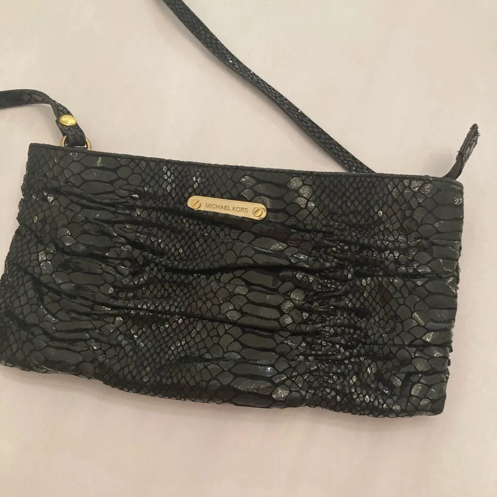 🖤 Michael Kors Black Faux Snakeskin Crossbody Bag - Image 2