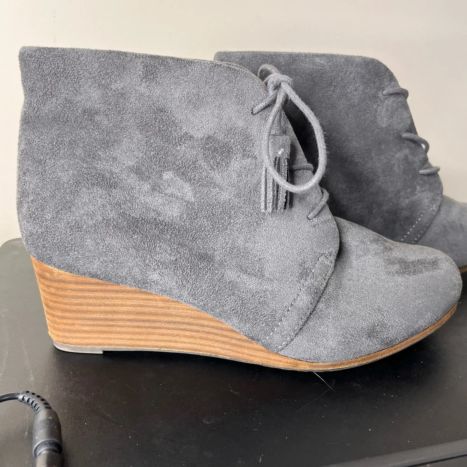 Dr Scholls Women Dakota‎ Wedge Bootie Boots Gray Suede Size 8W Tassel Tie - Image 4