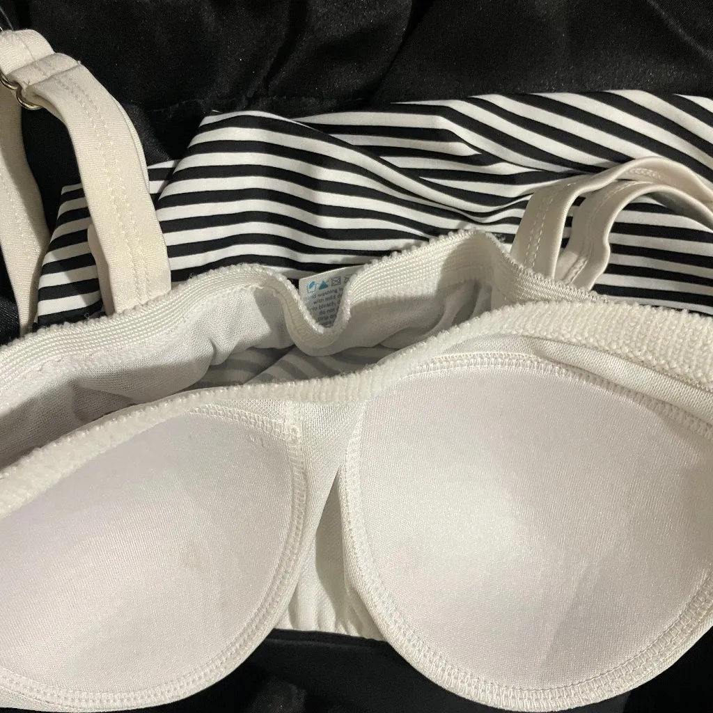 Women's Stripe Slimming Bandeau One-Piece Adjustable Strap Swimsuit 8 NWOT - Image 5