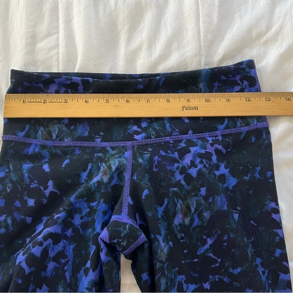 Lululemon Women's Wunder Under Crop ll Purple Iris Floral Print Leggings Size 4 - Image 8