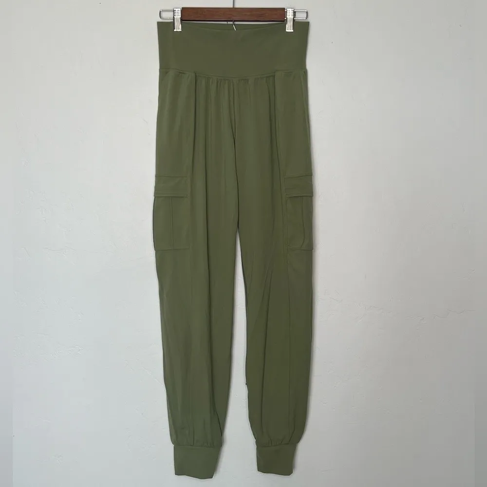 Athleta  Salutation Cargo Jogger Green Size Small Tall Athleisure - Image 2