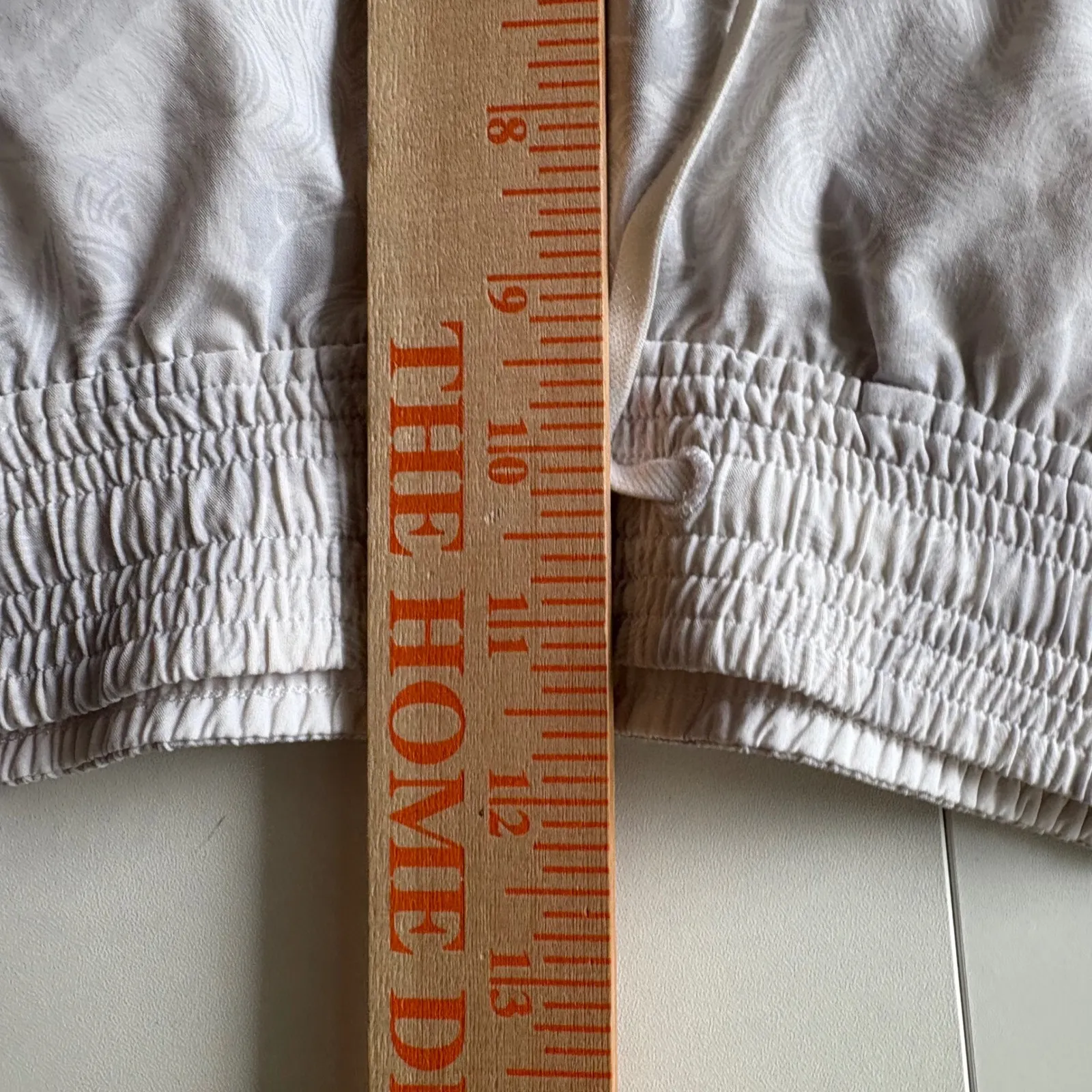 Lululemon‎ Womens White Gray Swift Speed Running Shorts Drawstring Size 8 - Image 4