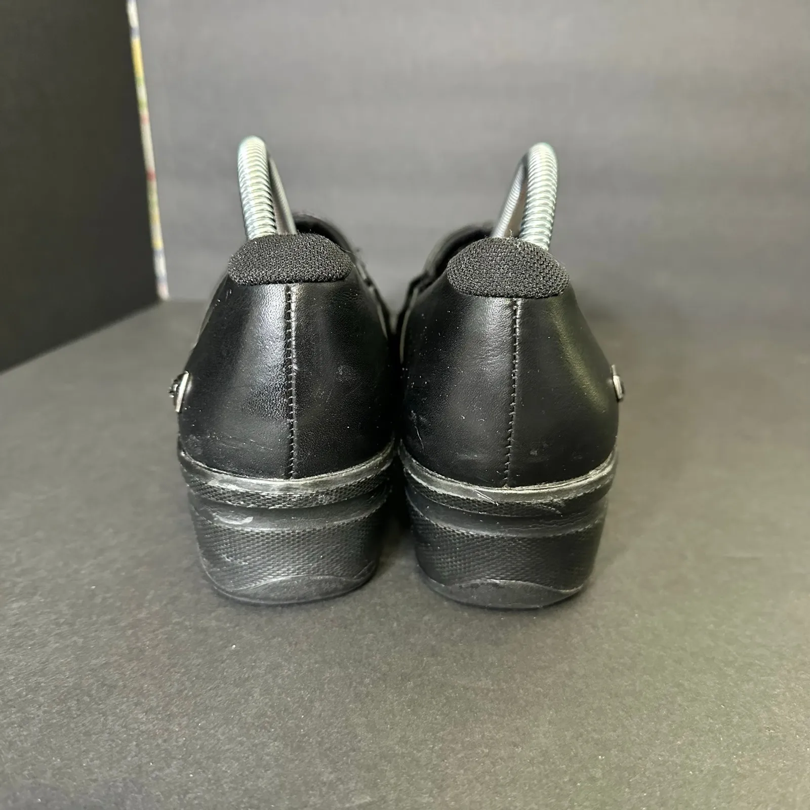 Keen size 10 Mora Clog Leather Comfort Slip On Shoes Black - Image 5