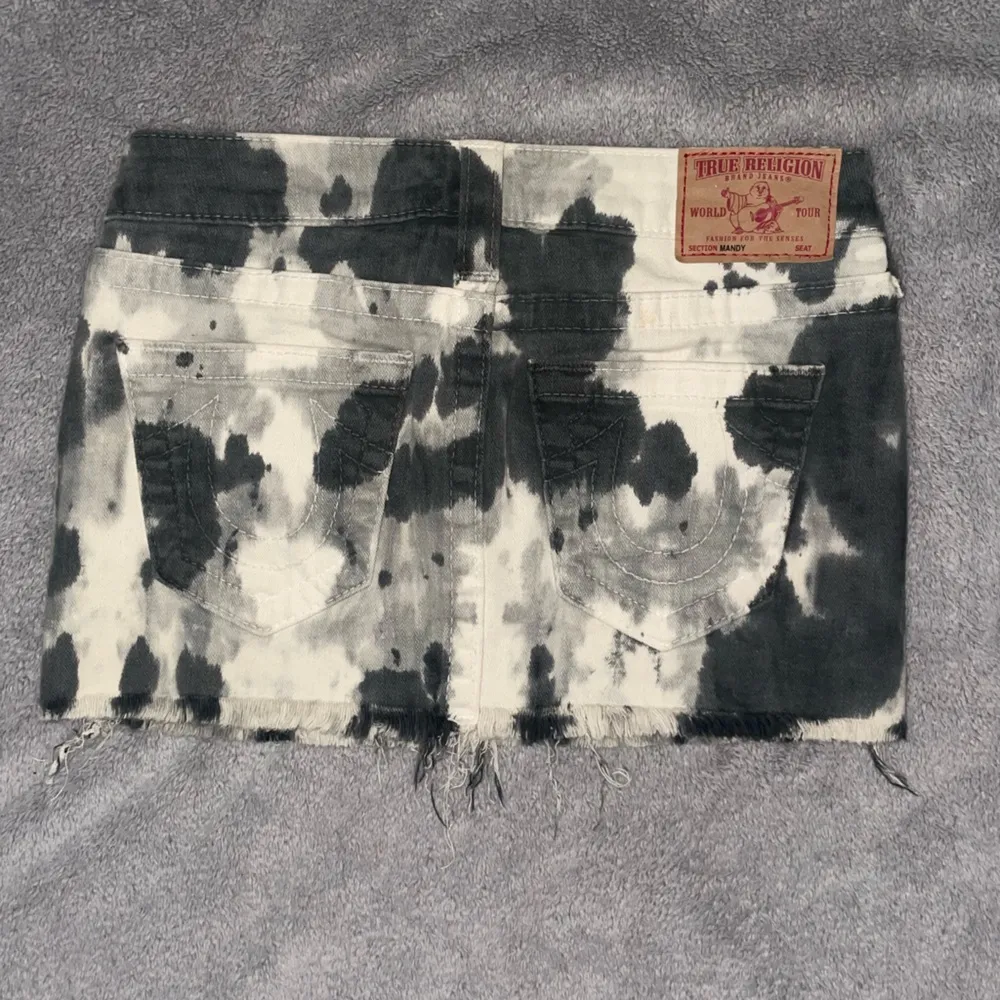 TRUE RELIGION camo mini skirt size 24 - Image 3