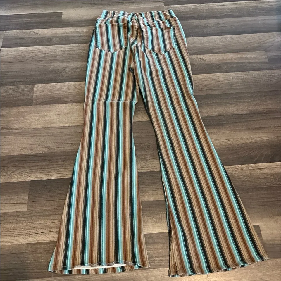 Rock and Roll Cowgirl Striped Pull on Flares size 27x32 - Image 3