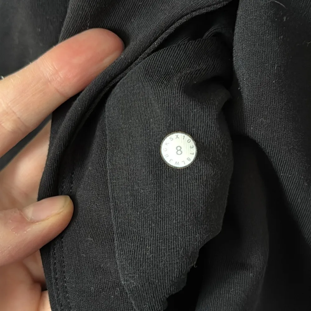 Lululemon 8 Women’s High Lines Pullover in Black - Image 10