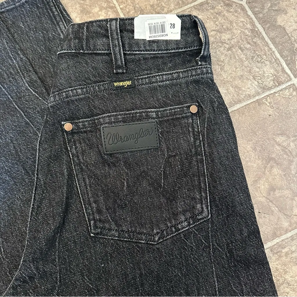 NEW Wrangler Black Denim Mom Jeans 28x28 NWT | Casual, Country, Western Pants - Image 3
