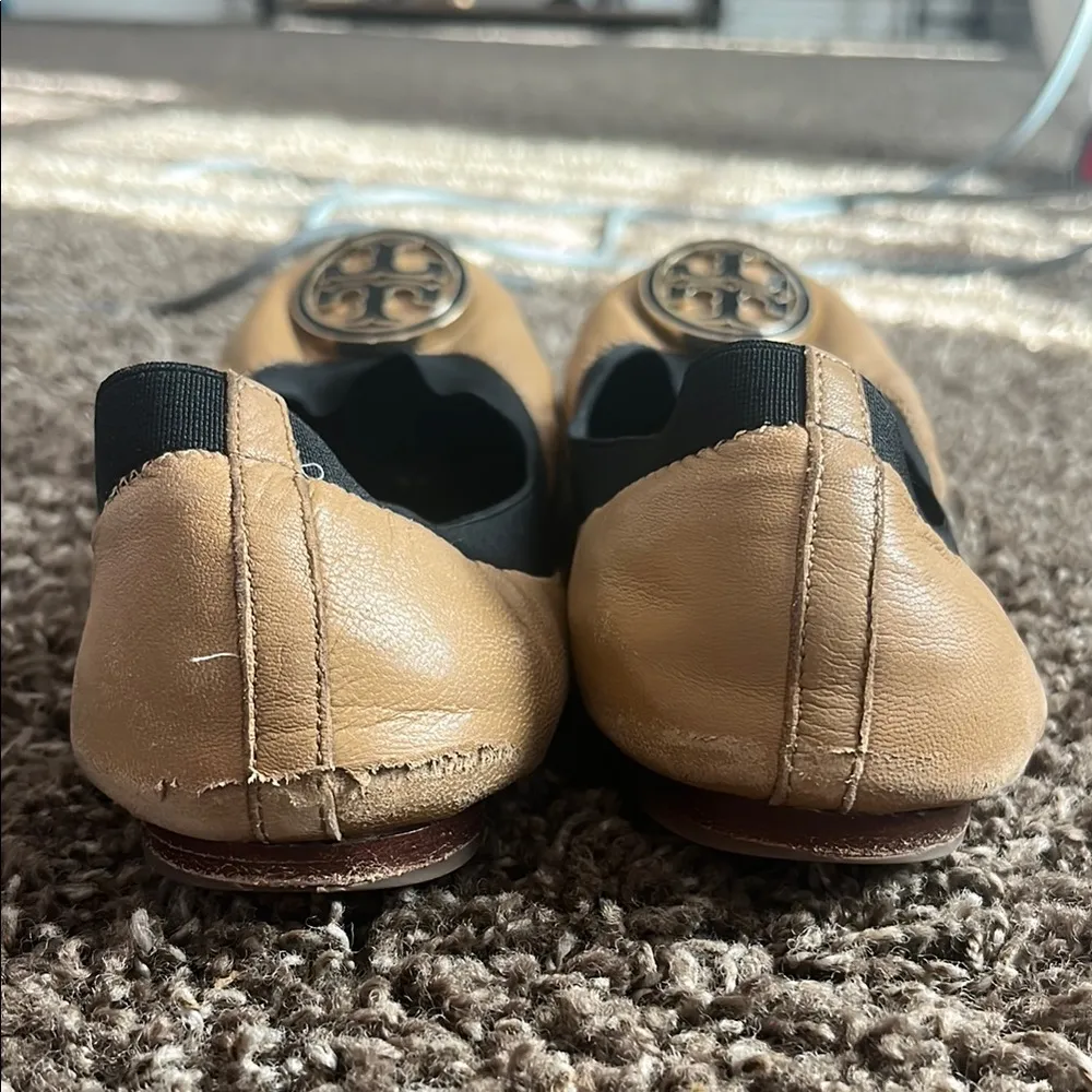 Tory Burch Beige and Black Ballet Flats - Image 3