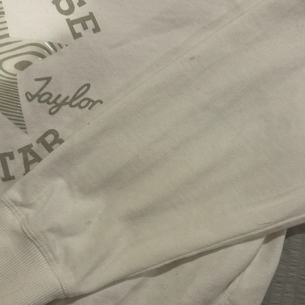 Converse Chuck Taylor Patch Crew Neck Sweatshirt - Image 2