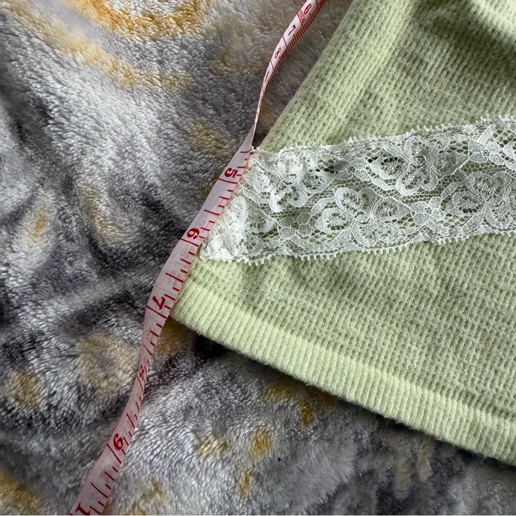 Urban Outfitters (UO) Contrast Cross Lace Cami in lime green size xl - Image 3