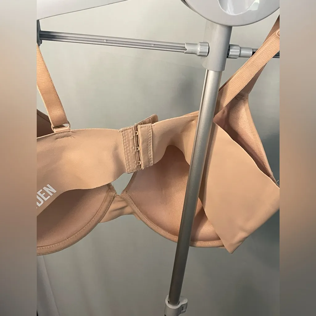 Steve Madden Nude Underwire‎ Bra 38D - Image 4