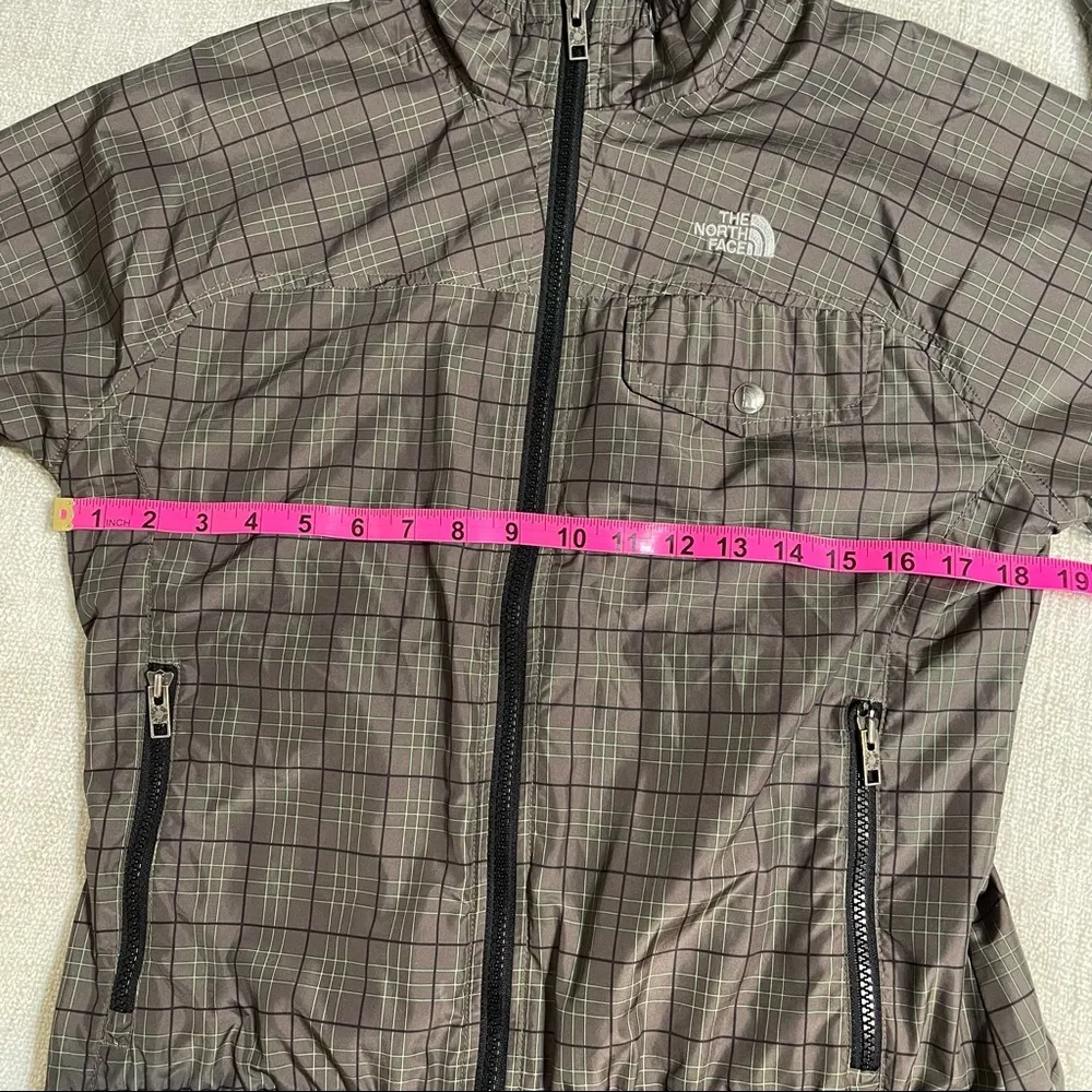 The North Face  Women’s Windbreaker - Image 14