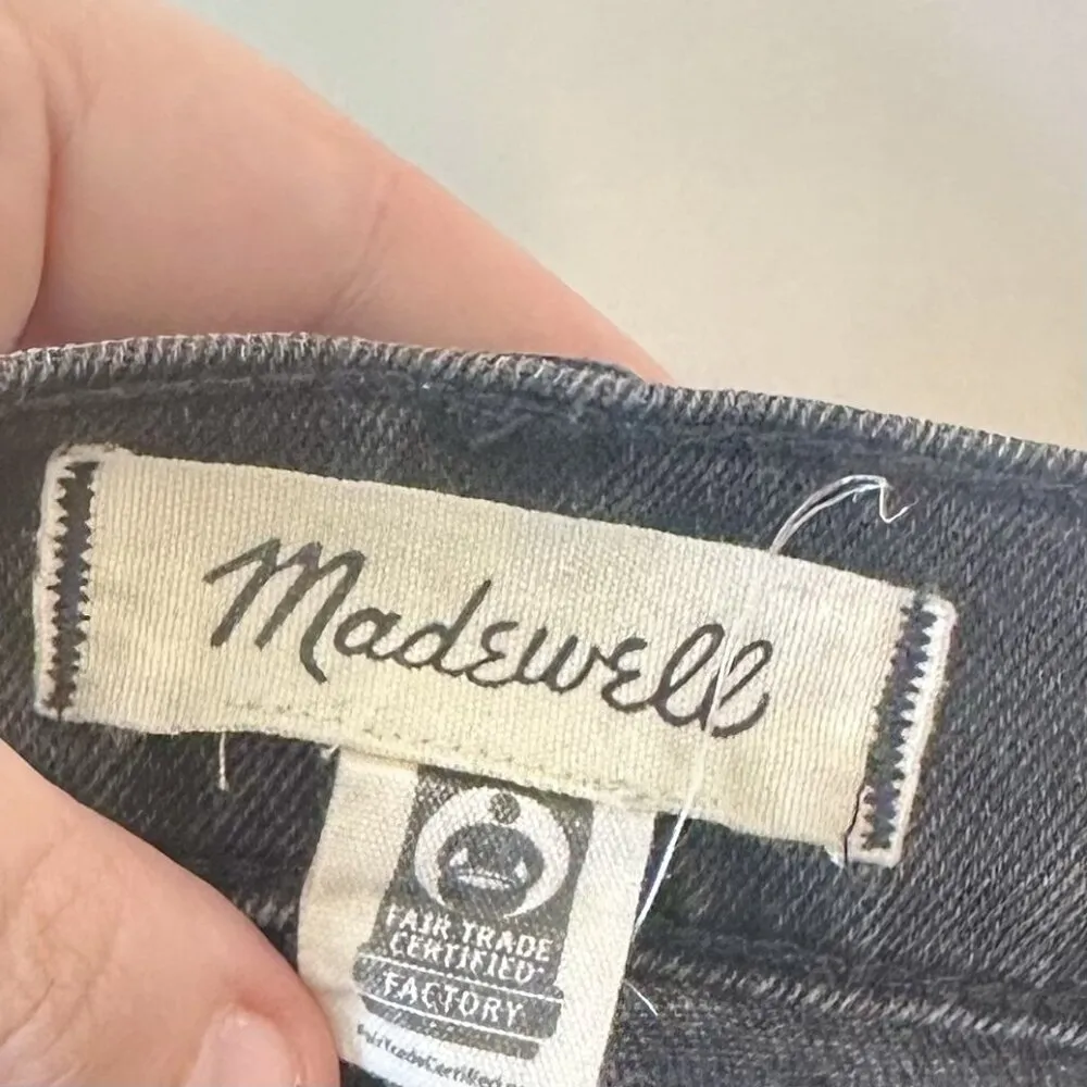 Madewell Classic Straight Jeans in Lunar Wash (Black) - Size: 26 - Image 4