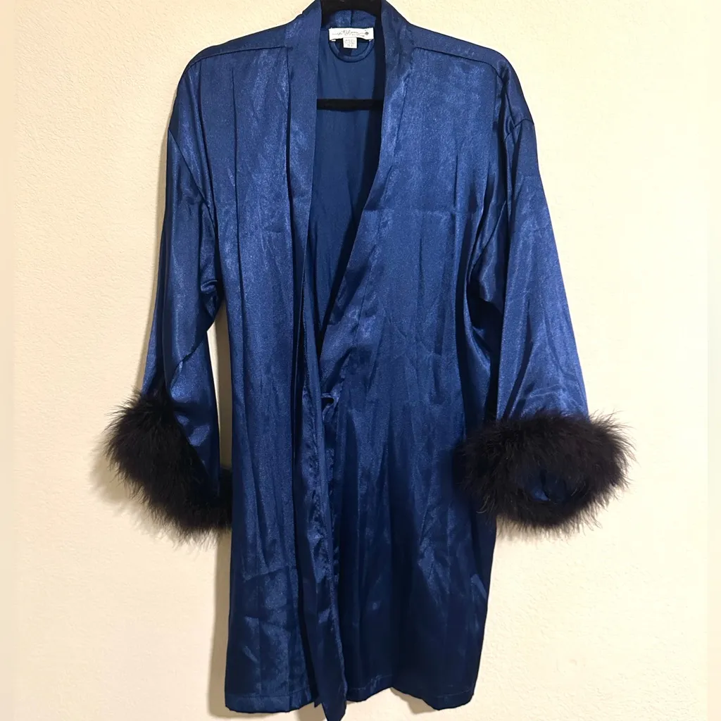 In Bloom by Jonquil
Noelle Feather Trim Robe Blue Size undefined - Image 7