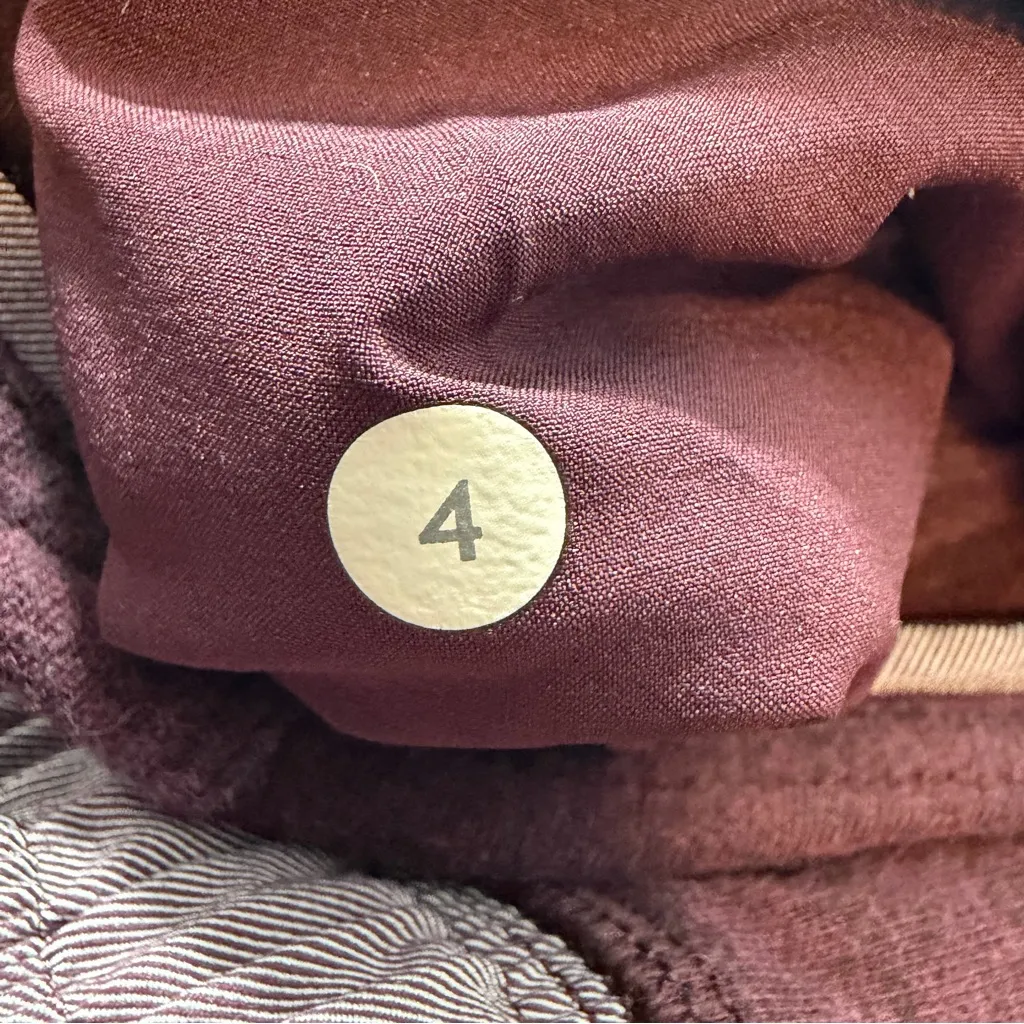 Lululemon women's 4 joggers sweatpants burgundy with contrast waistband - Image 9