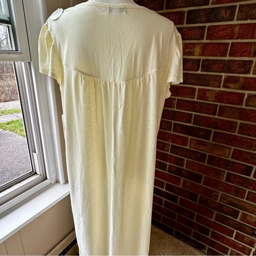Miss Elaine Soft Yellow Short Sleeve Nightgown House Dress Embroidered Airy Soft Size XL - Image 4