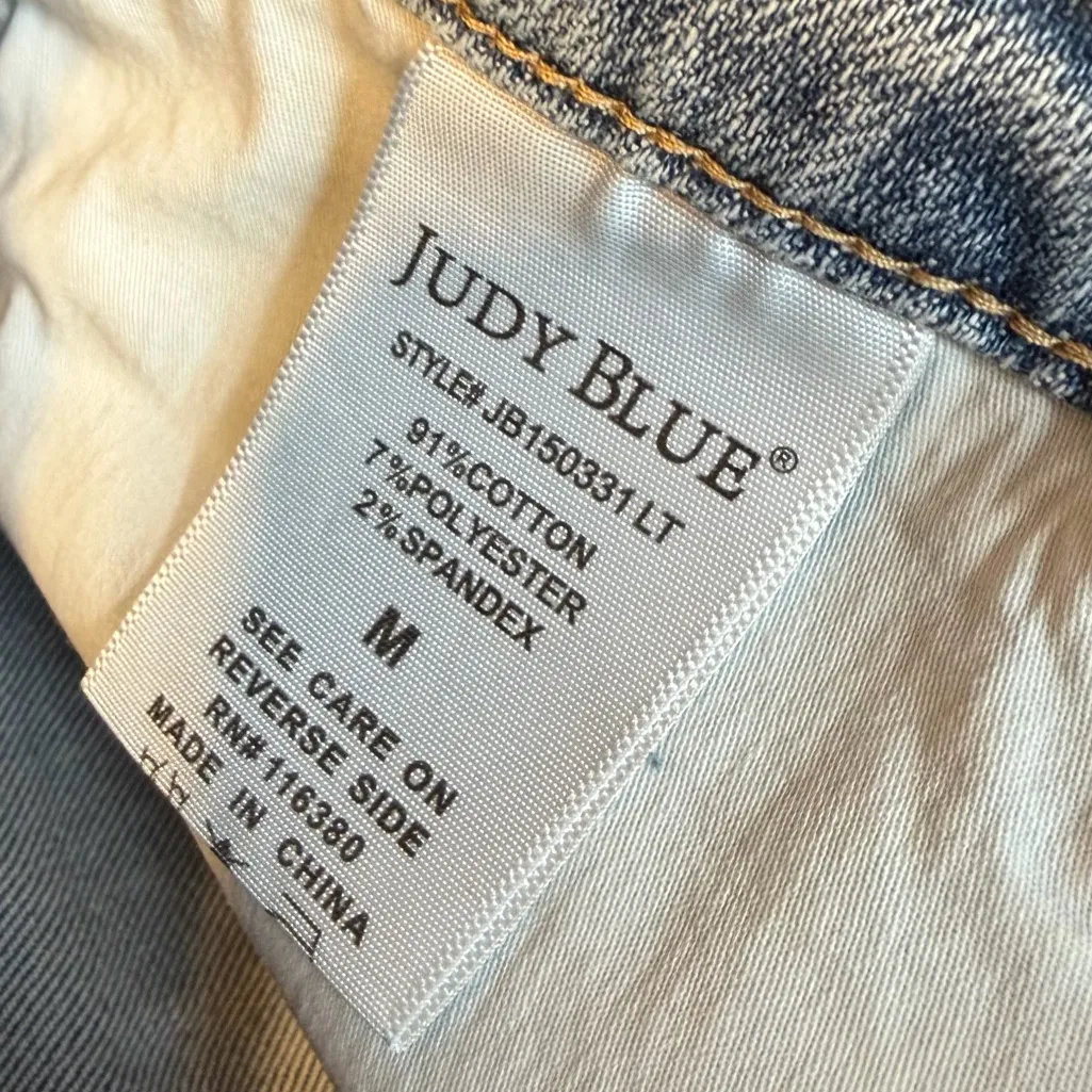 Judy blue jean shorts medium - Image 4