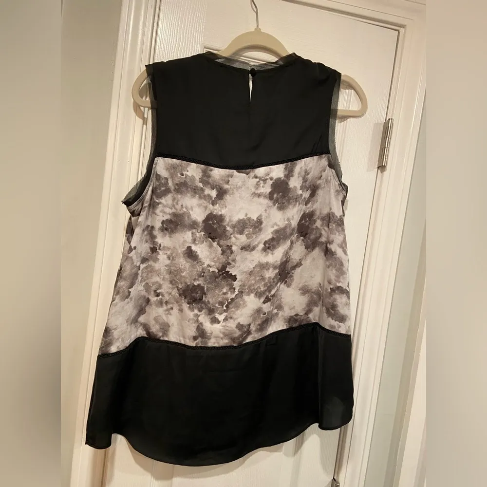 Simply Vera Wang Size L Black Gray Lightweight Watercolor Drop-Tail Hem Tank Top - Image 6