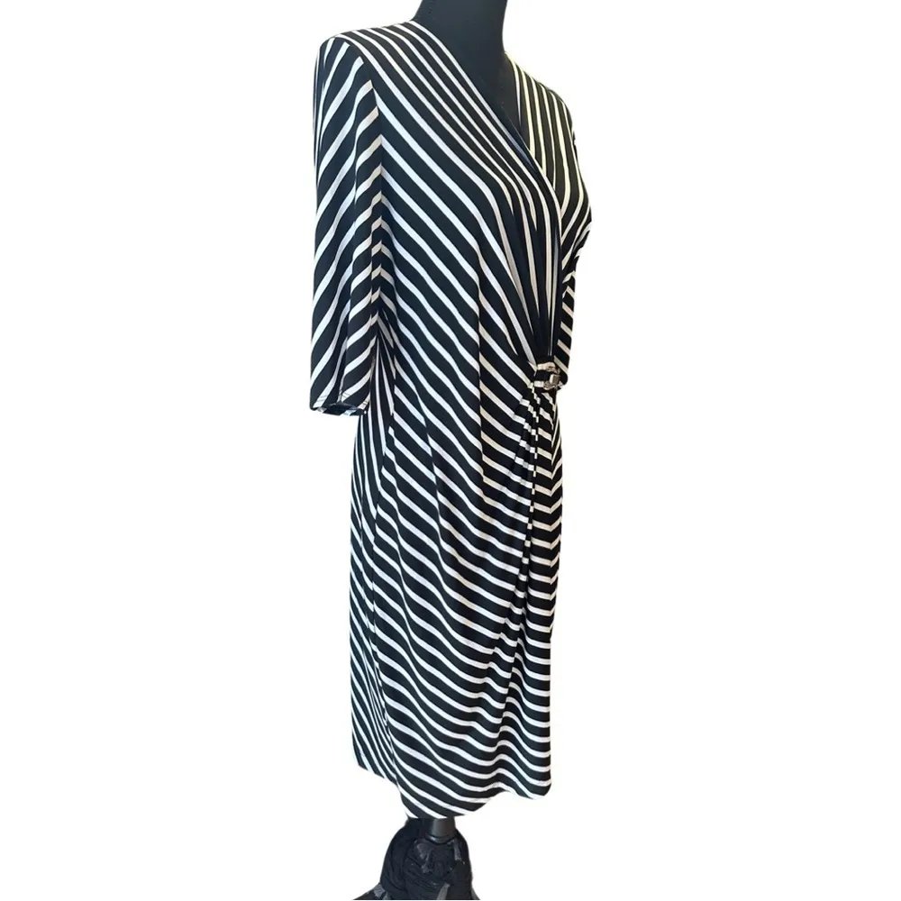 Covington under the knee long dress- white & black side buckle Sz L - Image 2