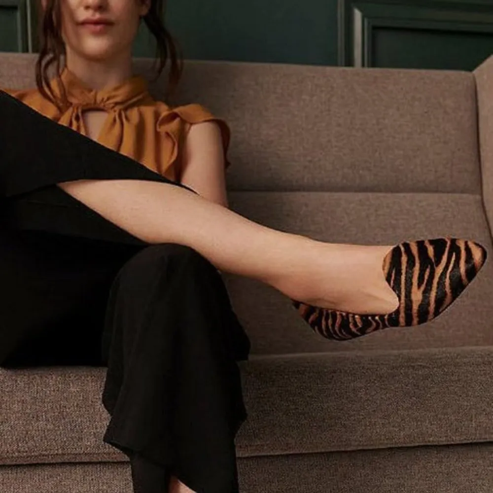 Gibson Latimer Tiger Striped Calf Hair Pointed Toe Flat Shoes Size 8 - Image 2