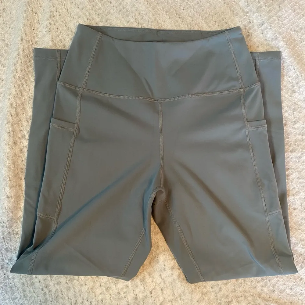 Fundamental Coast like new slate blue work out set - Image 4