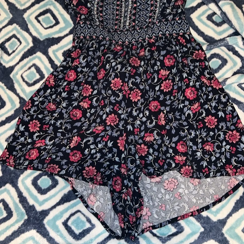 Hollister Floral Open Back Backless Cut Out Romper - Image 3