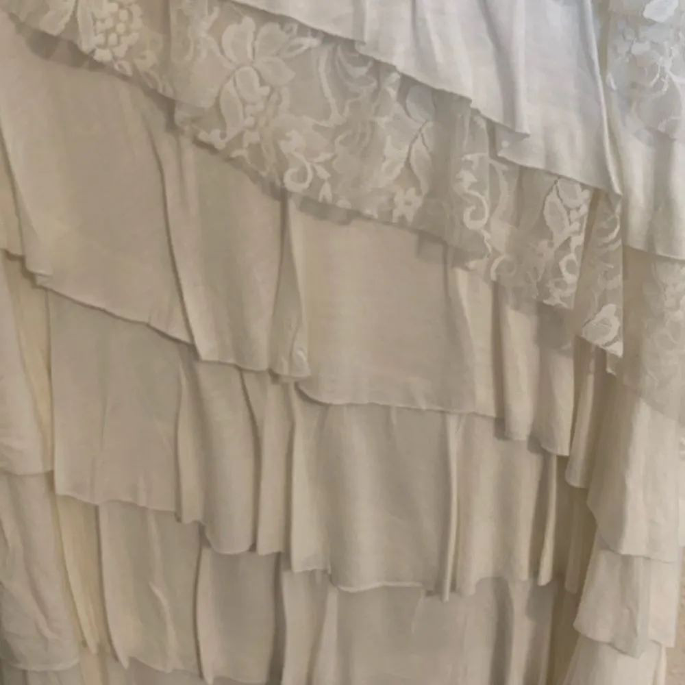 Kenar Ruffled Tiered  Lace Tank Size M - Image 3