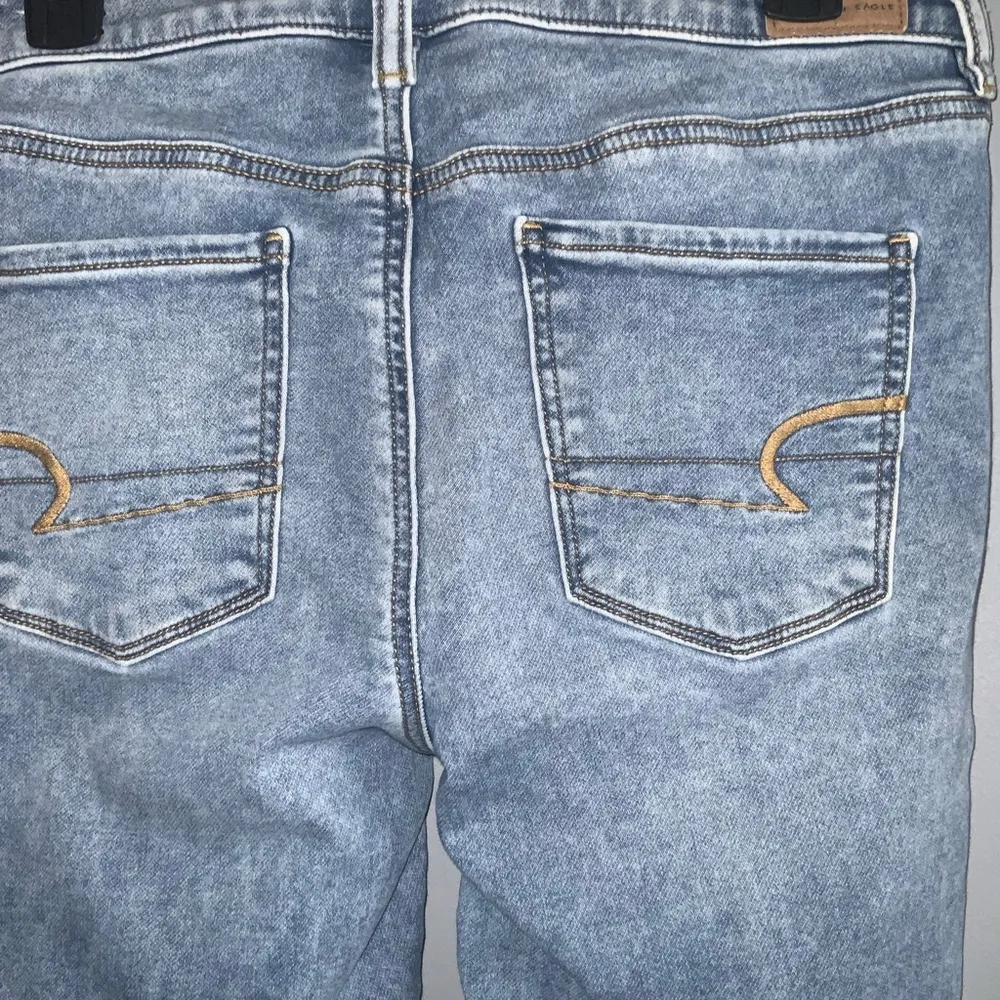 American Eagle Next Level Stretch Crop Jegging Distressed Ripped Blue Jeans 10 - Image 9