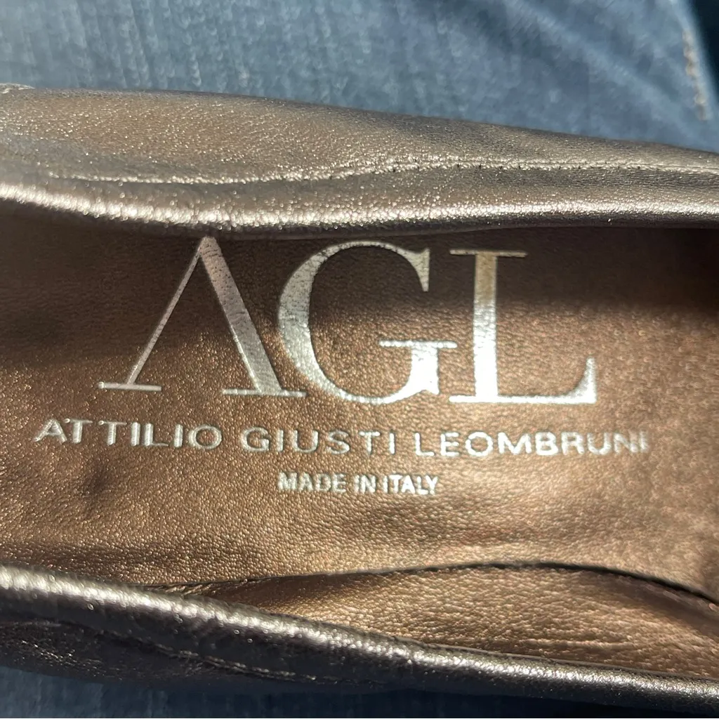 AGL Attilio Giusti Leombruni made in Italy metalic wedges with buckle Size 8.5 - Image 6