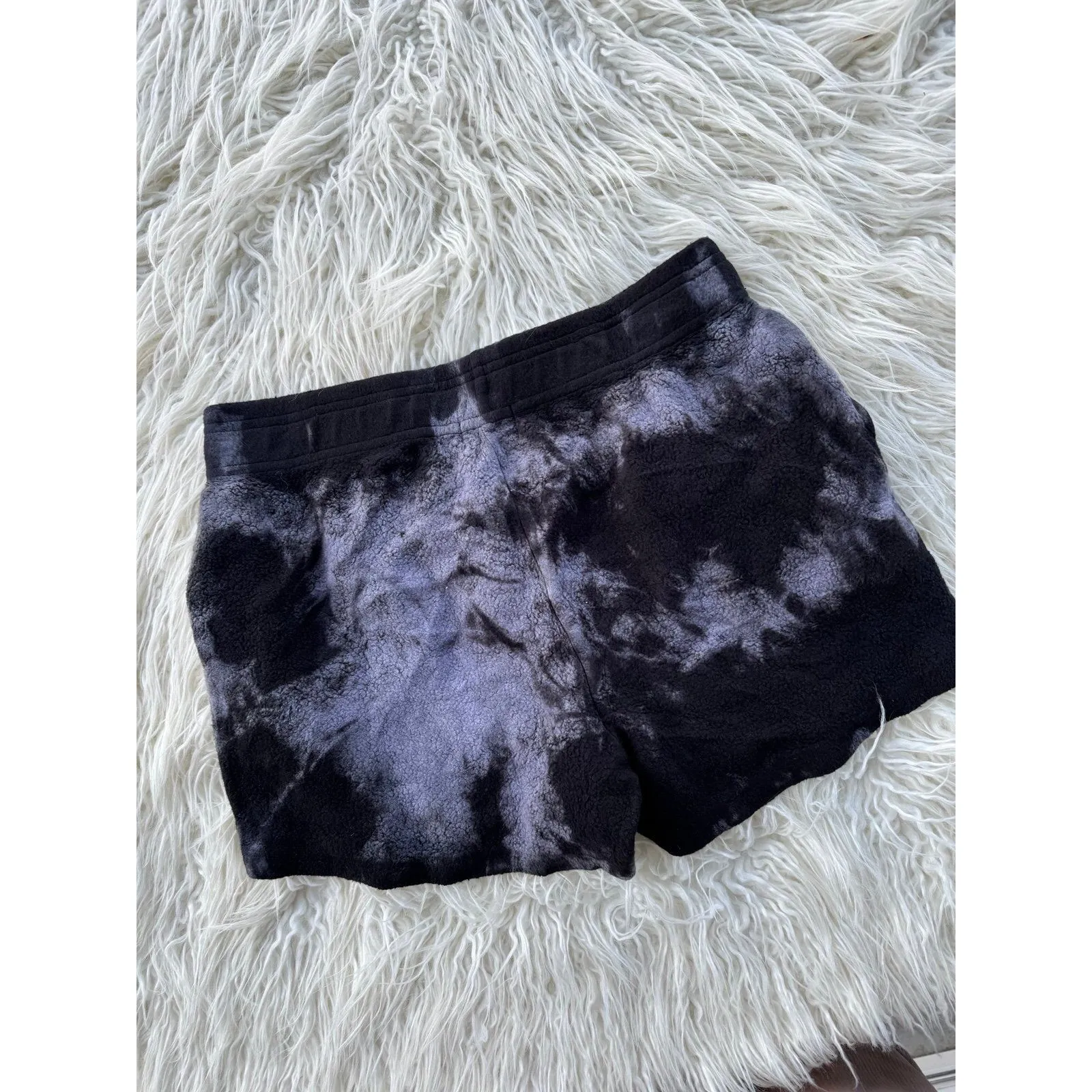 Sundry Faux Sherpa Shorts Black/Grey Tie Dye Size 1 - Image 7