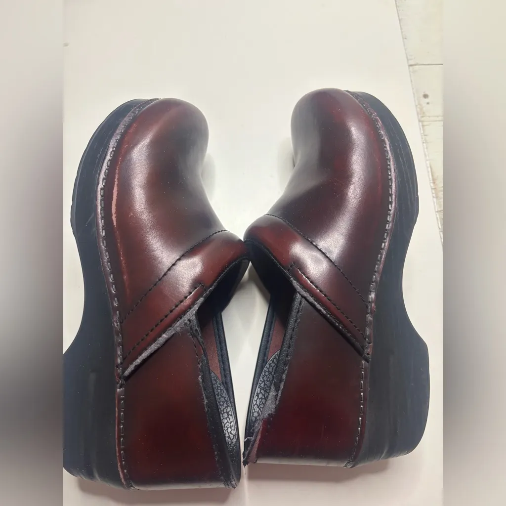 DANSKO PROFESSIONAL Burgundy Clogs Womens EU 40 US 9.5/10 Leather Comfort Shoes - Image 6