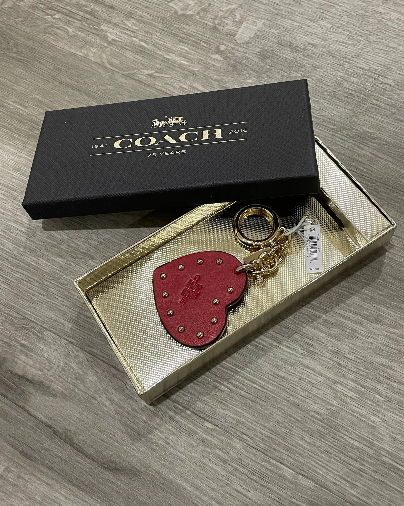 Red Heart Leather Keychain - Image 3