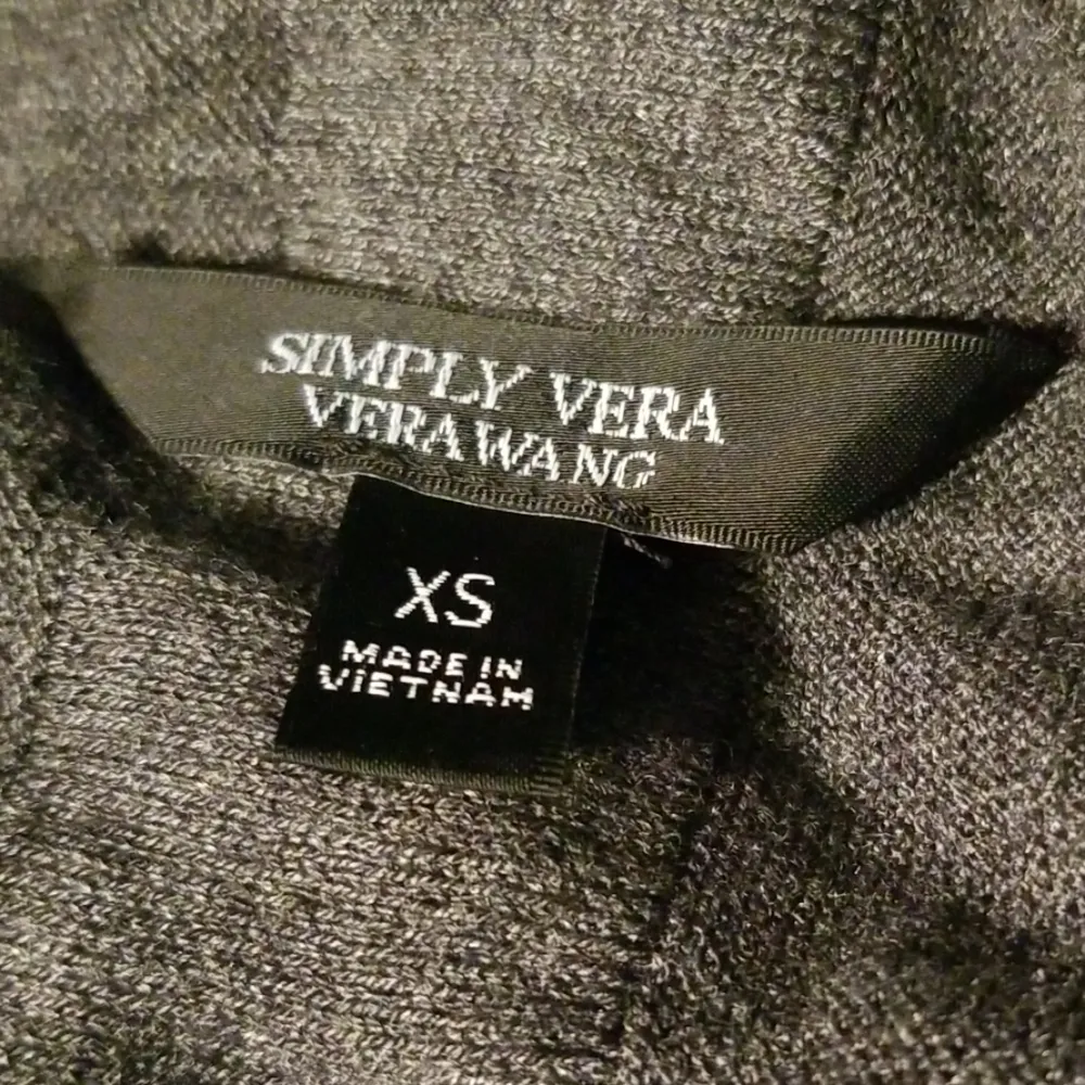 NWOT Vera Wang Drape Cardagin - Image 3