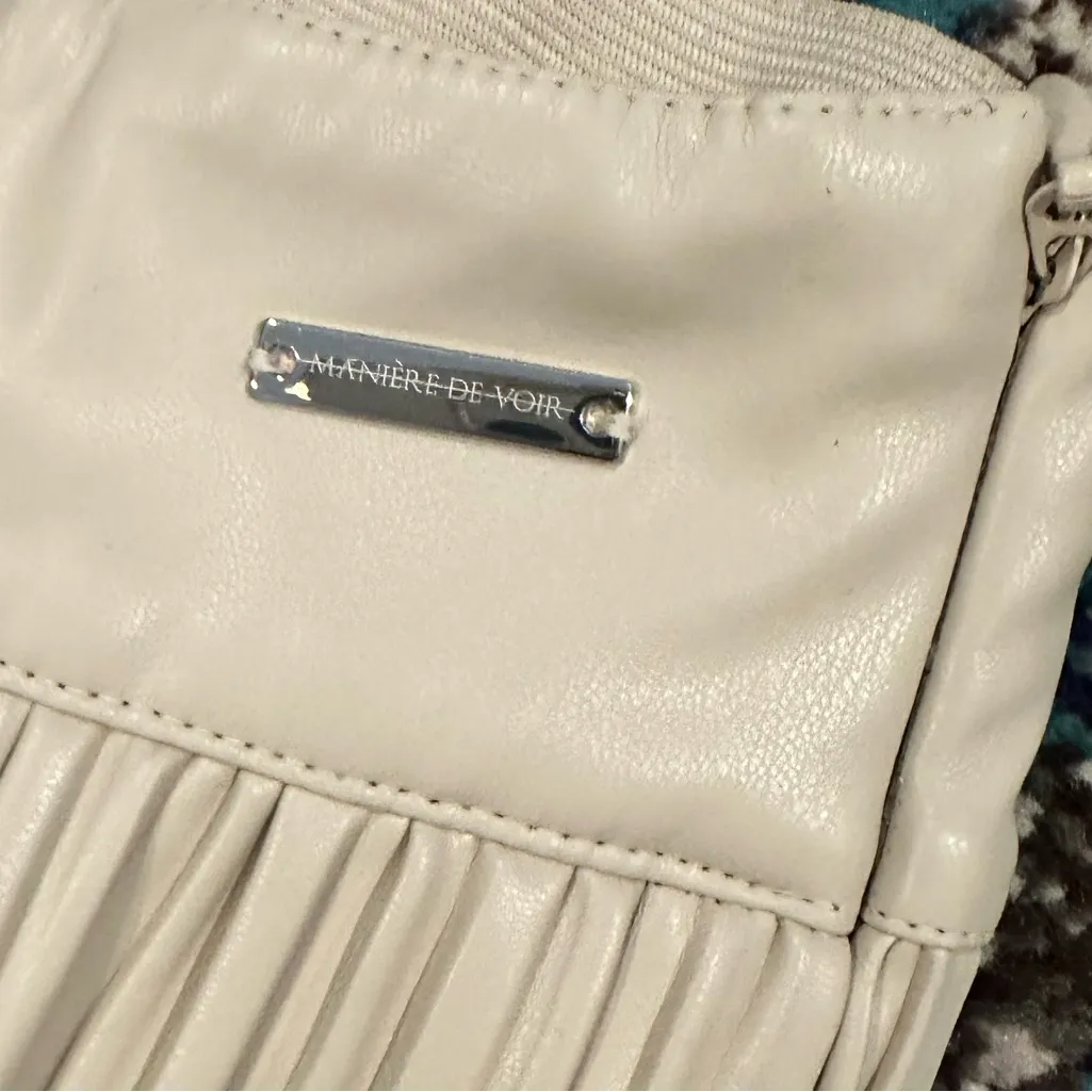 Maniere De Voir high rise waist pleated faux leather wide leg pants cream size 8 - Image 5
