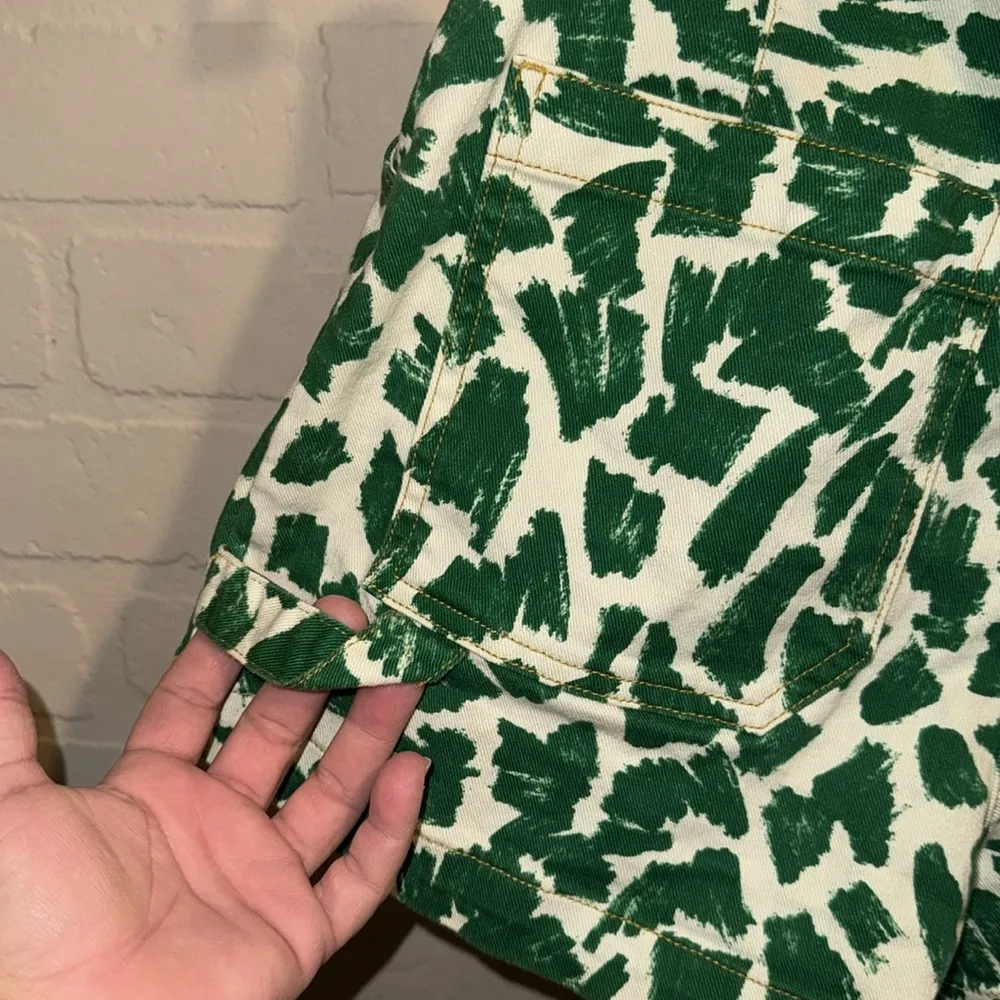 Anthropologie Maeve shortsGreen Cream Print Size 27 pockets denim like - Image 4