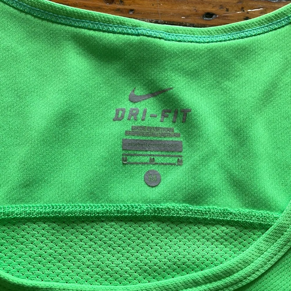 Nike  Dri Fit Tank Neon Green Size Medium - Image 2